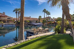 Marina - Luxurious Waterfront 5 Bedroom Home with Private Boat and Dock (Gilbert)