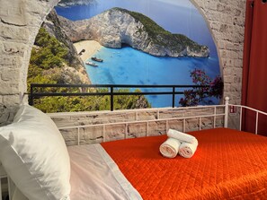 1 室のベッドルーム、デスク、旅行用ベビーベッド、WiFi