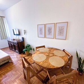 Dining - Adelaide I Apartment Cozy and practical in the center of BH! (Barro Preto Belo Horizonte)