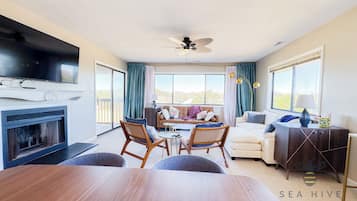 Älytelevisio, takka, tietokoneen näyttö