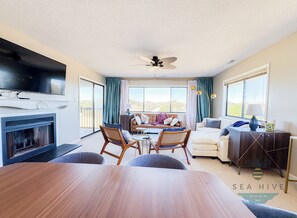 Smart TV, fireplace, computer monitors - Quiet Island Getaway for 8 (Caswell Beach)