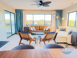 Smart TV, fireplace, computer monitors - Quiet Island Getaway for 8 (Caswell Beach)