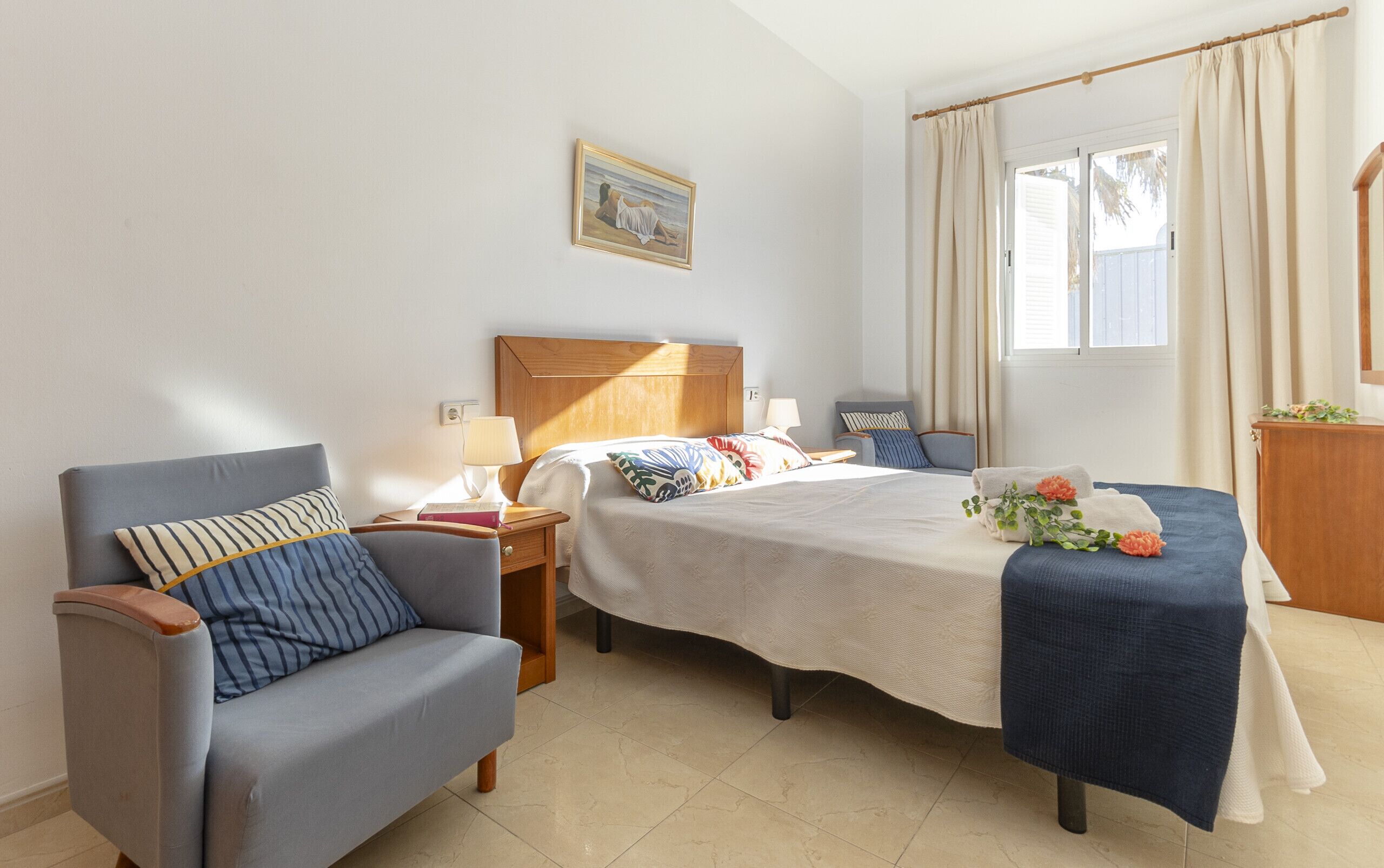 2 dormitorios, tabla de planchar con plancha, wifi gratis y ropa de cama