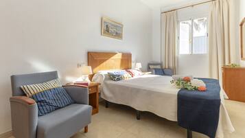 2 slaapkamers, een strijkplank/strijkijzer, gratis wifi, beddengoed