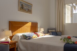 2 chambres, fer et planche à repasser, Wi-Fi gratuit, draps fournis
