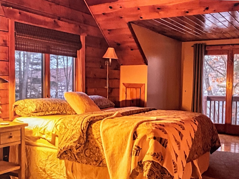 Youve Found Paradise With This Spacious Log Cabin On Keuka Lake - - Finger Lakes, NY