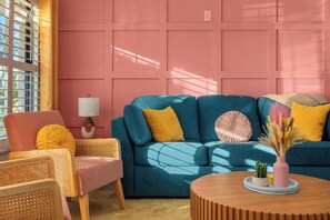 Smart TV, video games, table football, ping pong - NEW! 2 mi to IMG, Heated Salt Pool, Hot Tub, Game Room, Putting Green (Bradenton)