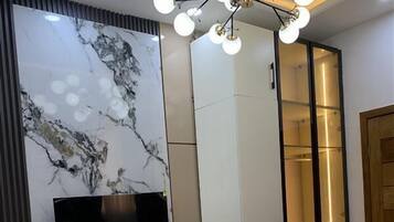 Luksushuoneisto, parveke, rantanäköala | Huoneen varustelu