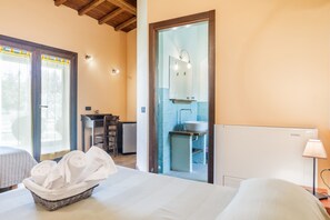 1 bedroom, bed sheets, wheelchair access