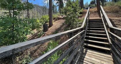 Cozy Yosemite Wood Cabin: A Serene Retreat in Nature! Pet Friendly with WiFi