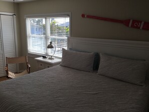 3 chambres, fer et planche à repasser, Wi-Fi, draps fournis