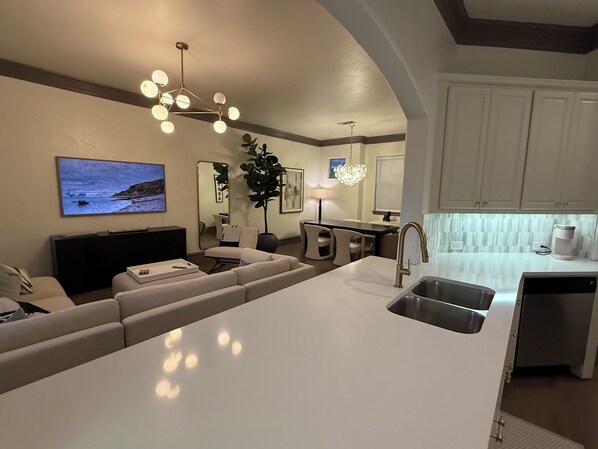 Interior - CityPlace Townhome in Dallas -2 bedroom and 2.5 Bathroom (Dallas)