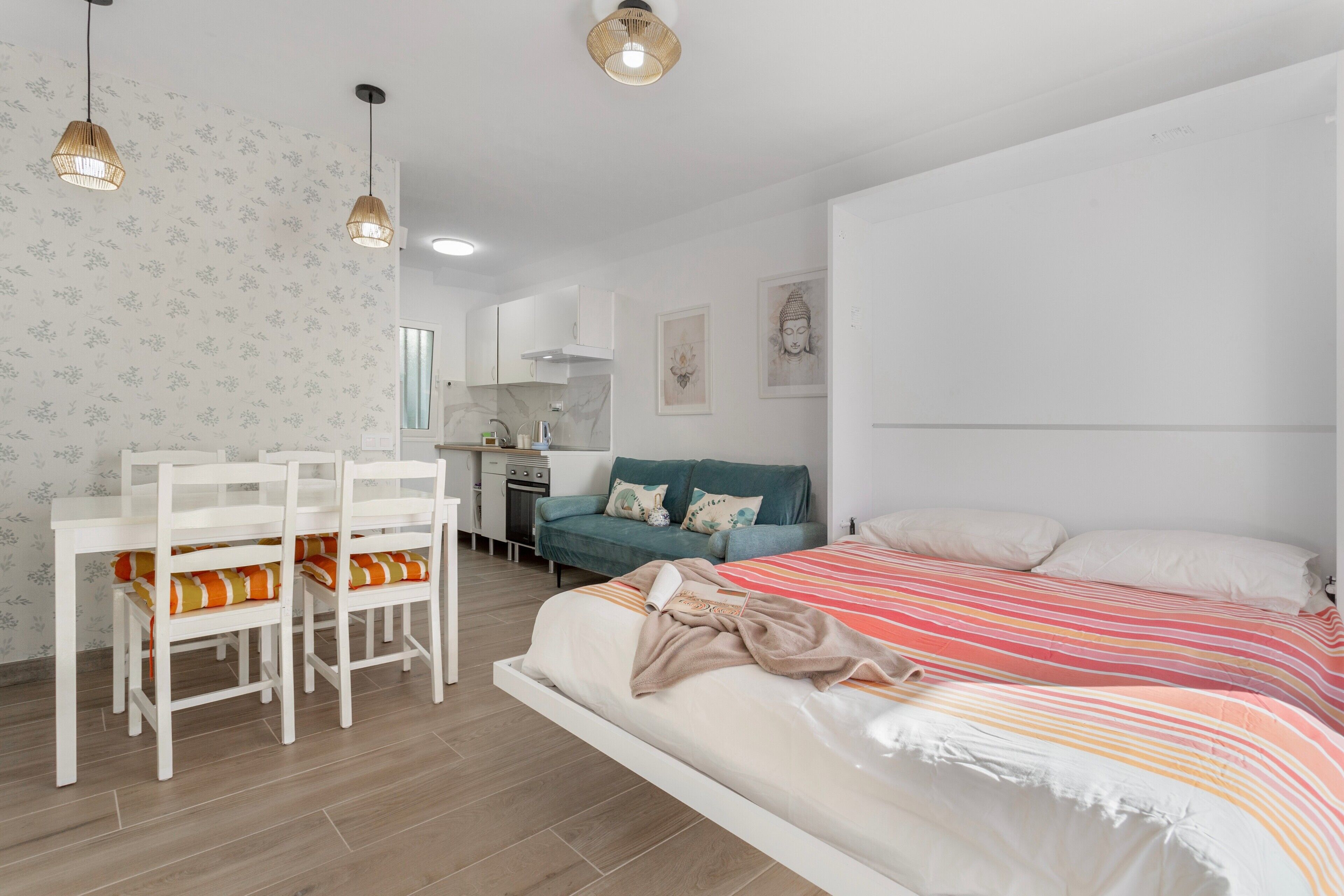 1 habitación, tabla de planchar con plancha, wifi gratis y ropa de cama 