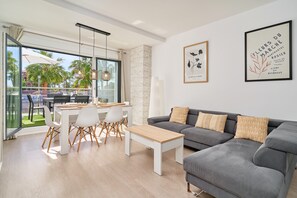 TV - Apartment 'Paraiso Tropical' with Sea View, Wi-Fi and Air Conditioning (Motril)