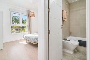 Shower, towels