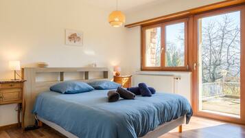 5 chambres, fer et planche à repasser, Wi-Fi gratuit, draps fournis