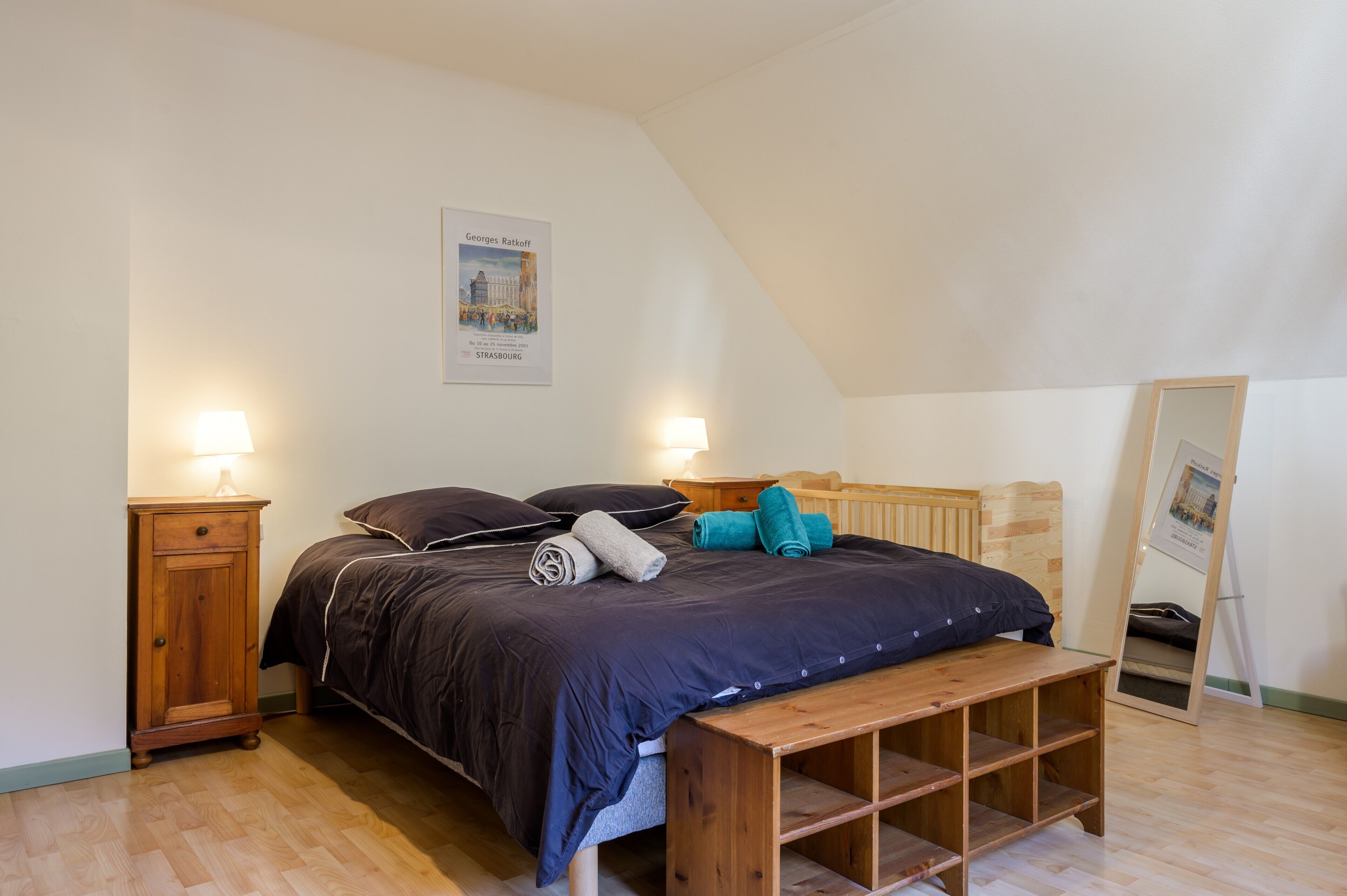 5 habitaciones, tabla de planchar con plancha y wifi gratis 