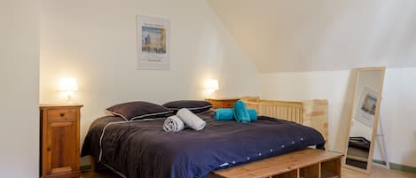 5 makuuhuonetta, silitysrauta/-lauta, ilmainen Wi-Fi, vuodevaatteet