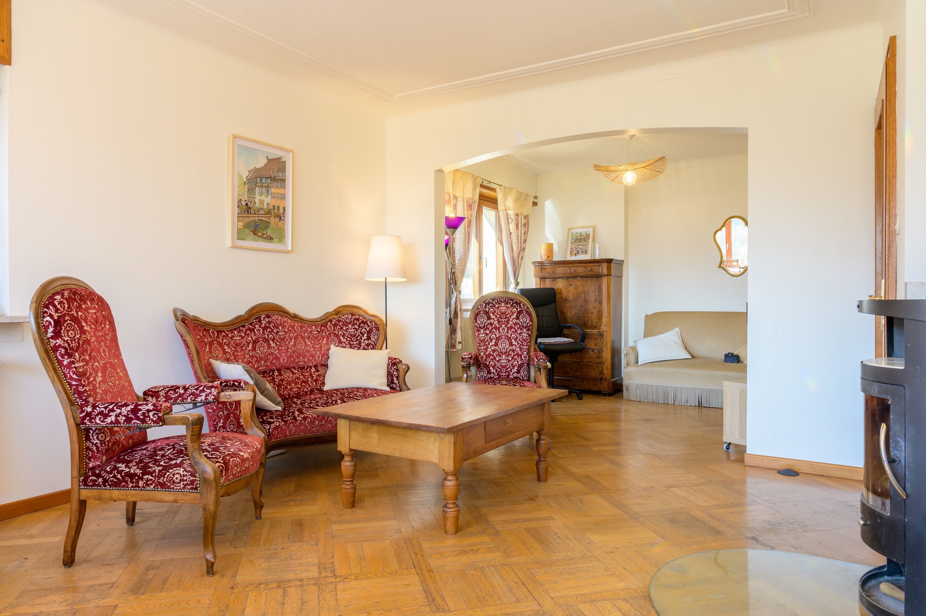 Televisión y chimenea 