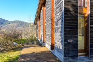 Exterior detail - Holiday Home 'Kiwi' with Mountain View, Private Terrace and Wi-Fi (Luttenbach-prés-Munster)