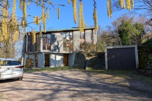 Exterior - Holiday Home 'Kiwi' with Mountain View, Private Terrace and Wi-Fi (Luttenbach-prés-Munster)