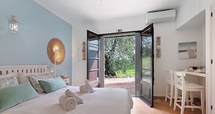 Bed and Breakfast 'Casa Margarida' with Private Pool, Wi-Fi and Air Conditioning