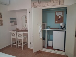 Interior - Bed and Breakfast 'Casa Margarida' with Private Pool, Wi-Fi and Air Conditioning (Tavira)