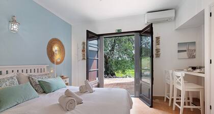 Bed and Breakfast 'Casa Margarida' with Private Pool, Wi-Fi and Air Conditioning