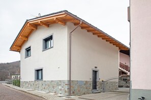 Exterior - Apartment 'Alice' with Mountain View, Wi-Fi and Air Conditioning (Caiolo)