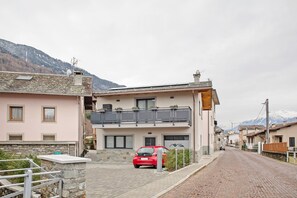 Exterior - Apartment 'Alice' with Mountain View, Wi-Fi and Air Conditioning (Caiolo)