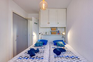 1 bedroom, iron/ironing board, free WiFi, bed sheets