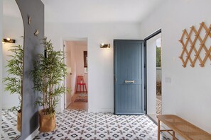 Interior - Villa 'Herdeiro' with Sea View, Wi-Fi and Air Conditioning (Faro)