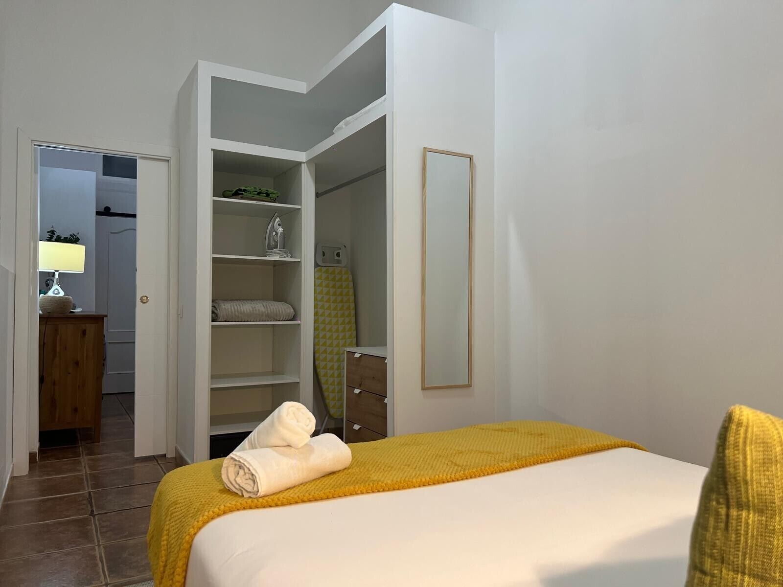 2 chambres, fer et planche à repasser, Wi-Fi gratuit, draps fournis