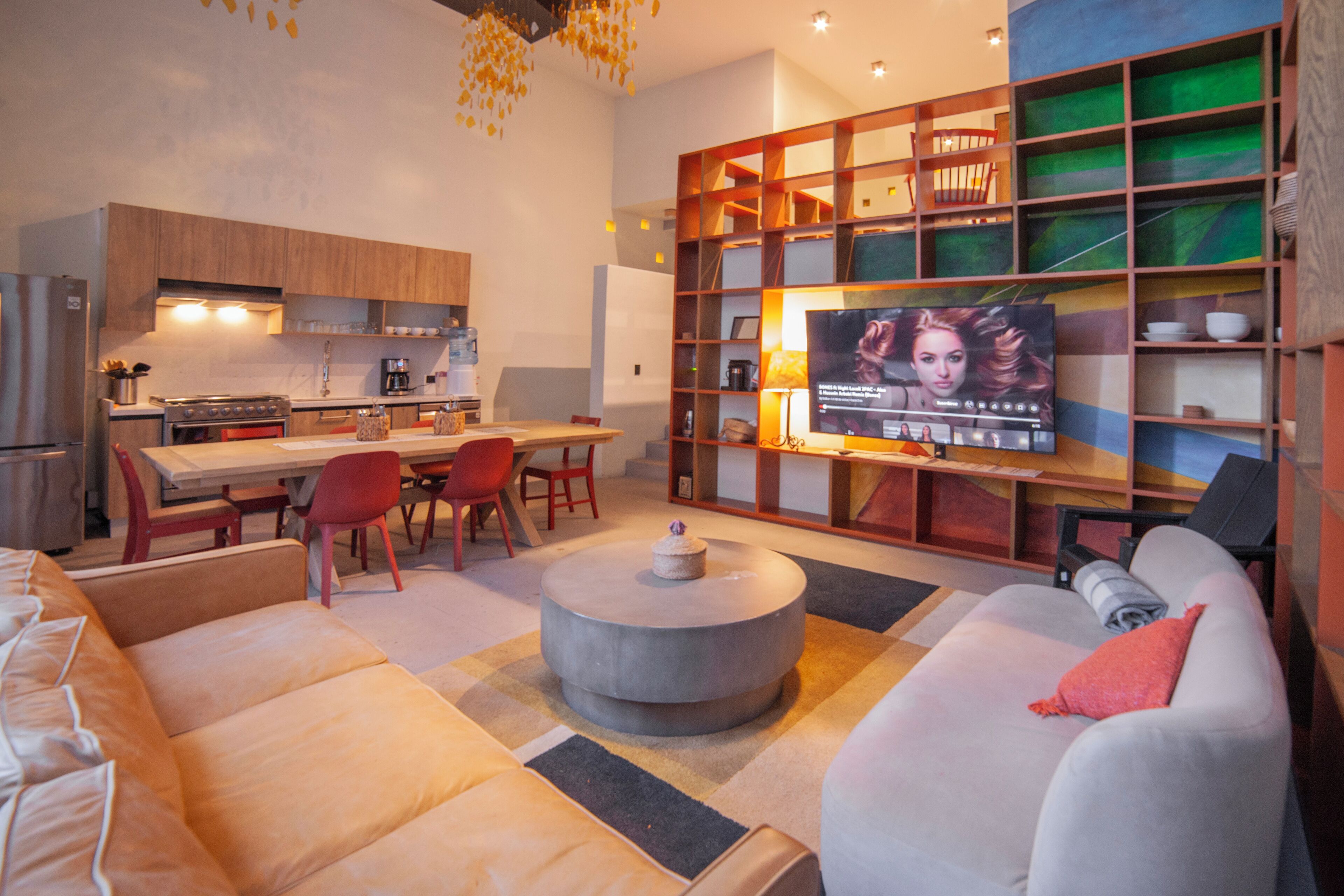 House, Multiple Beds, Bathtub, Mountain View | Living area