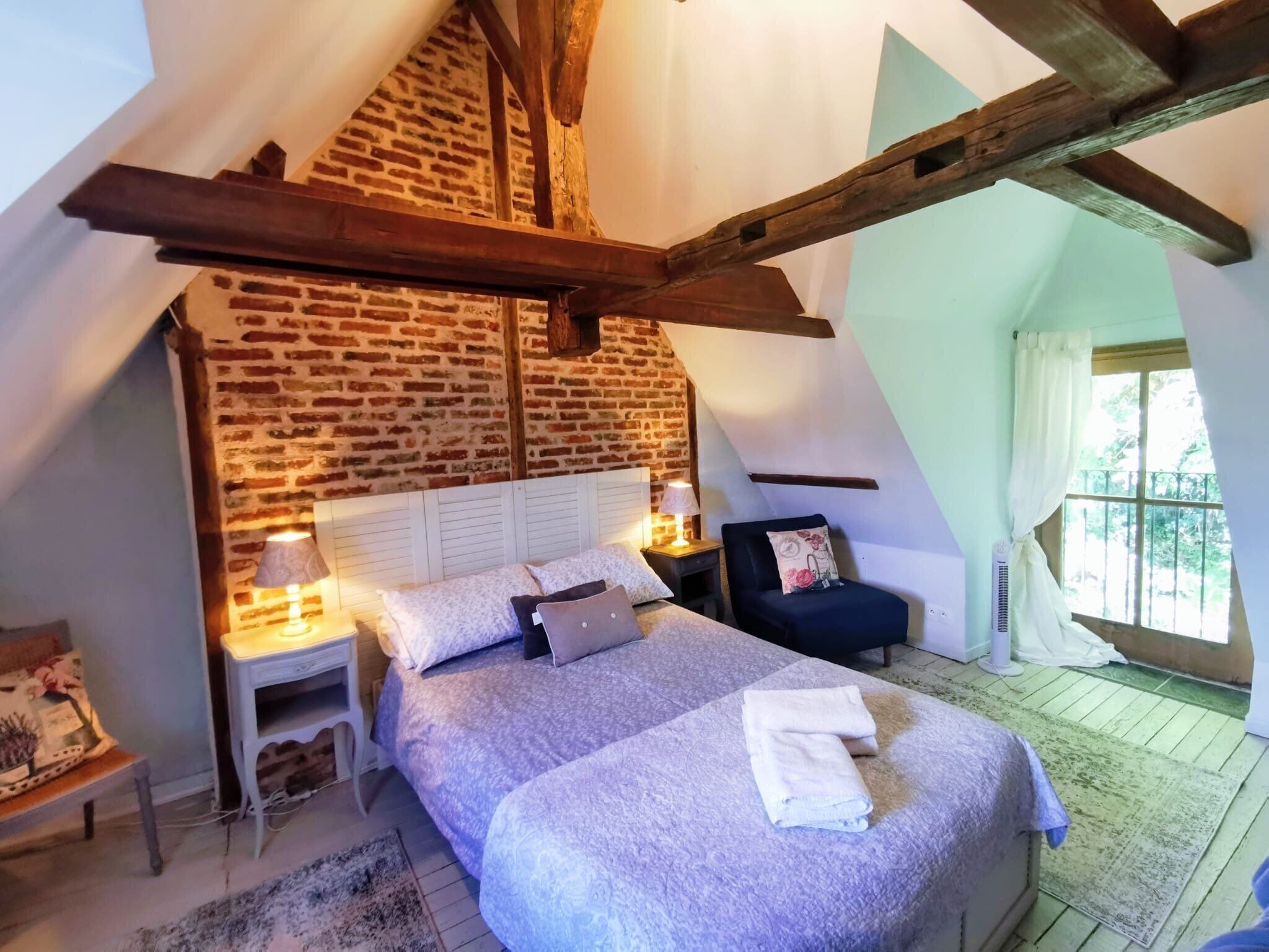 2 slaapkamers, een strijkplank/strijkijzer, reisbedje, wifi