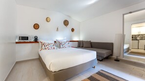 Iron/ironing board, free WiFi, bed sheets, wheelchair access