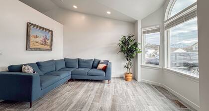 Spacious and conveniently located 5 Bedroom 3 Bath home in SLC with Amenities