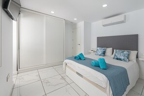 5 bedrooms, iron/ironing board, free WiFi, bed sheets