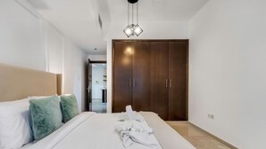 Unclassified image, 4 of 16, button - 1BR Business Bay Nr Burj Khalifa Dubai Mall (Dubai)