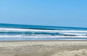 Chaise longue, serviettes de plage