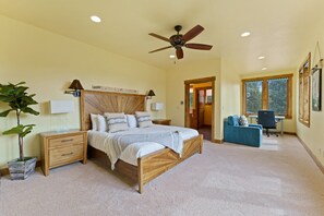 4 bedrooms, iron/ironing board, free WiFi, bed sheets - High Lowe - Gorgeous Family Retreat, Hot Tub, A/C, Views, Ponds, Wiildlife (Bend)