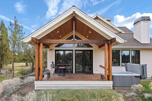 Outdoor dining - Gorgeous Retreat, Hot Tub, A/C, Views, Ponds, Ping Pong, BBQ! (Bend)