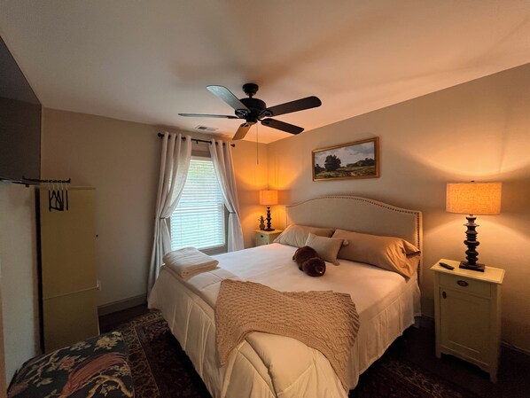 2 sovrum, skrivbord, gratis wi-fi och sängkläder