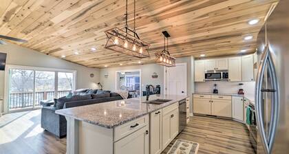 Barkley Breeze, Waterfront, Private Dock, & Kayaks!
