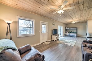 4 bedrooms, WiFi, bed sheets