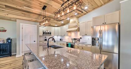 Barkley Breeze, Waterfront, Private Dock, & Kayaks!