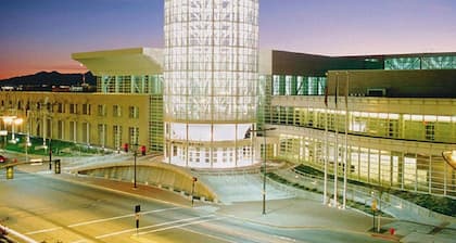 Downtown Condo Near the Convention Center