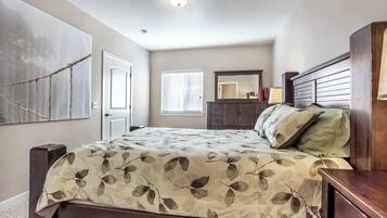 3 bedrooms, desk, iron/ironing board, travel crib