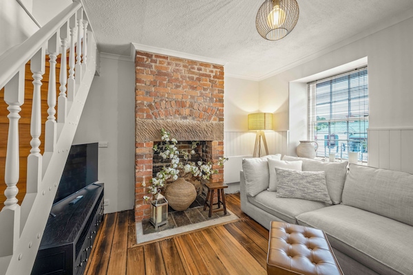 Deluxe House | Living area