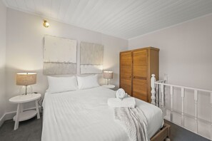 Deluxe House | 3 bedrooms, individually decorated, individually furnished - Stylish 3 Bedroom Townhouse - Hobart CBD (Hobart)
